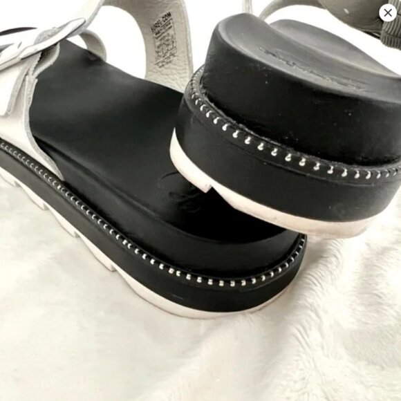Be Bold Sorel Roaming Buckle Slide - Size 10 - Picture 3 of 10